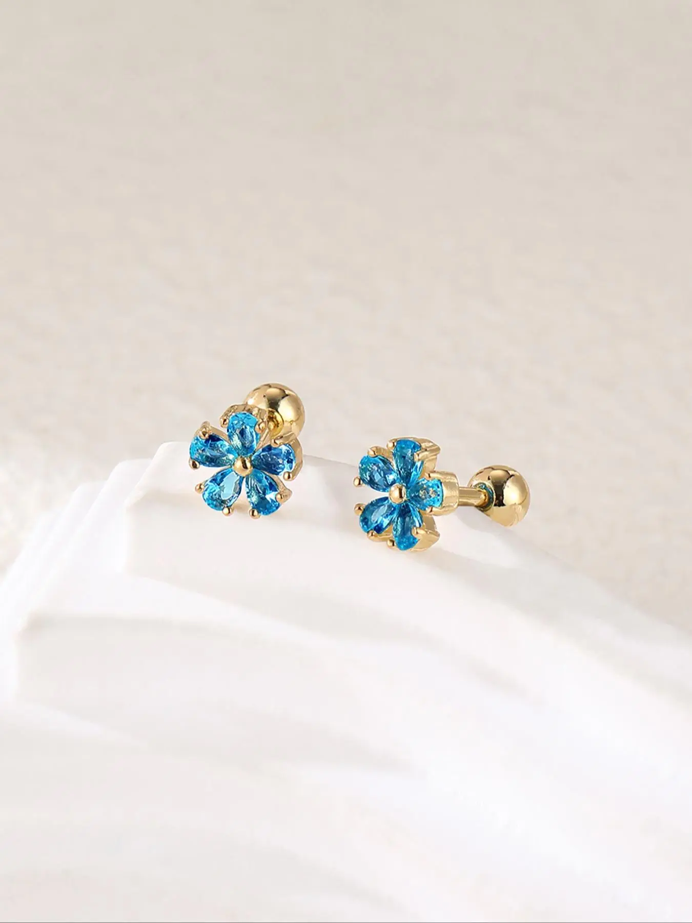 2 Piece Cute Flower Shape Earrings studs earrings for Women, Ideal Daily Wear Jewelry, Stylish Accessories, Perfect for Everyday Style, Fashionable Jewelry Accessories, Earring Set