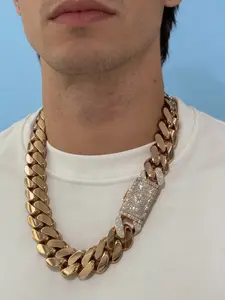 23Mm wide Miami Cuban chain, button head with diamonds, ice-sensitive high-luxury men's necklace, hip-hop trendy decoration, party dating rapper exclusive, dynamic ice chain Cuban chain