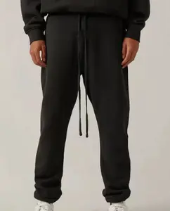 Simple and comfortable trousers, stylish and grand.