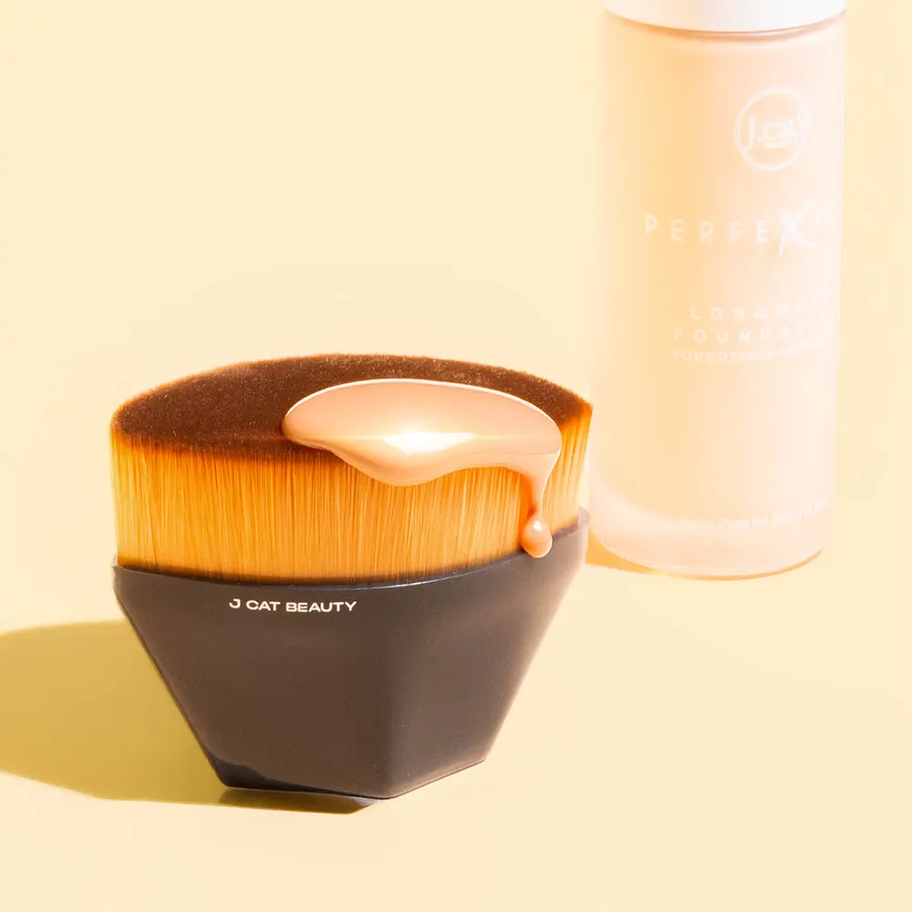 BR63 Luxe Foundation Brush