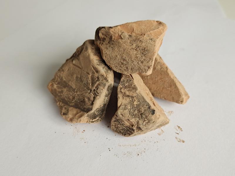 Pure Smoky Yellow-White Clay Edible Chunks Sand-Free Non-Sticky Cosmetic Grade Quality for Safe Consumption