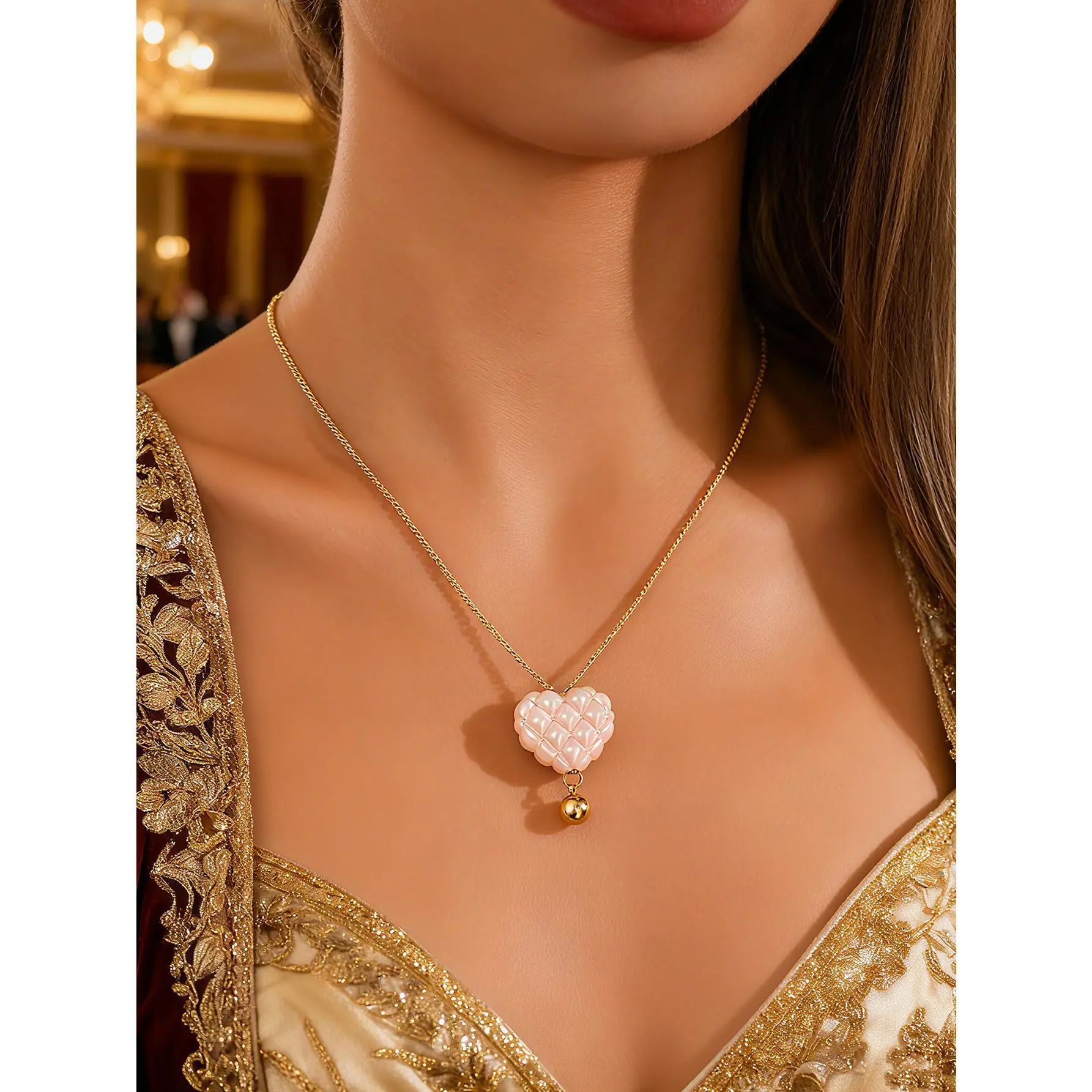 Women's Iridescent Plaid Heart Clavicle Necklace - Island Vacation, Beach, Party Styles, Casual Female Long Niche Gentle Vibe Fashion Costume Jewelry, Niche Gentle Style, Pendant, Stainless Steel Jewelry, Includes Pendant, Chain & Link