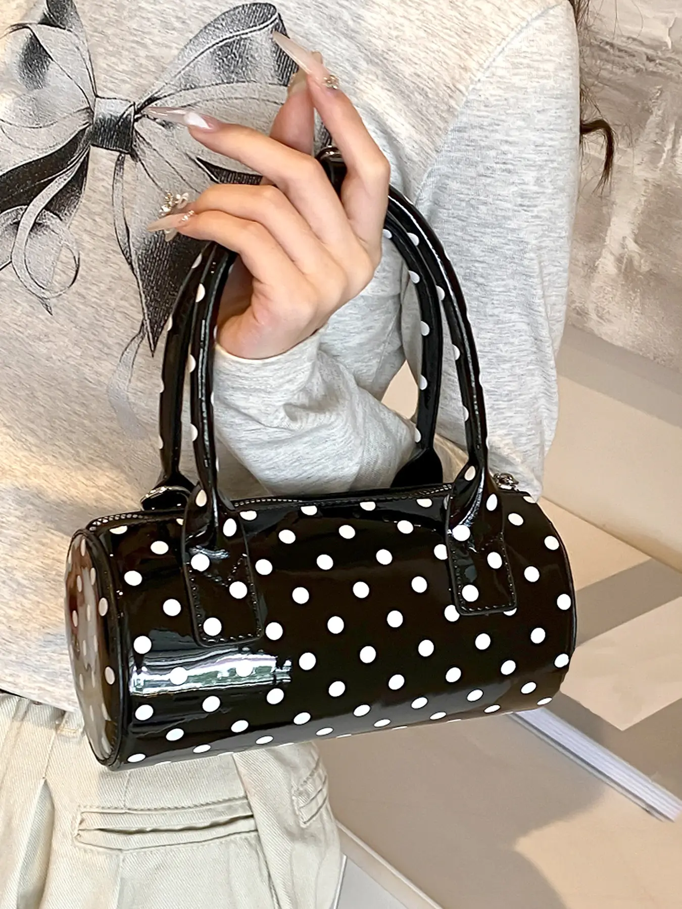 Black and White Classic Polka Dot Handbag, Fashion Elegant Handbag, Fashionable Patterned Bag, Retro Dopamine Fashionable and Compact, Shoulder Messenger Bag, Versatile Commuter Bag, Daily Commuting Essential, Elegant Bags