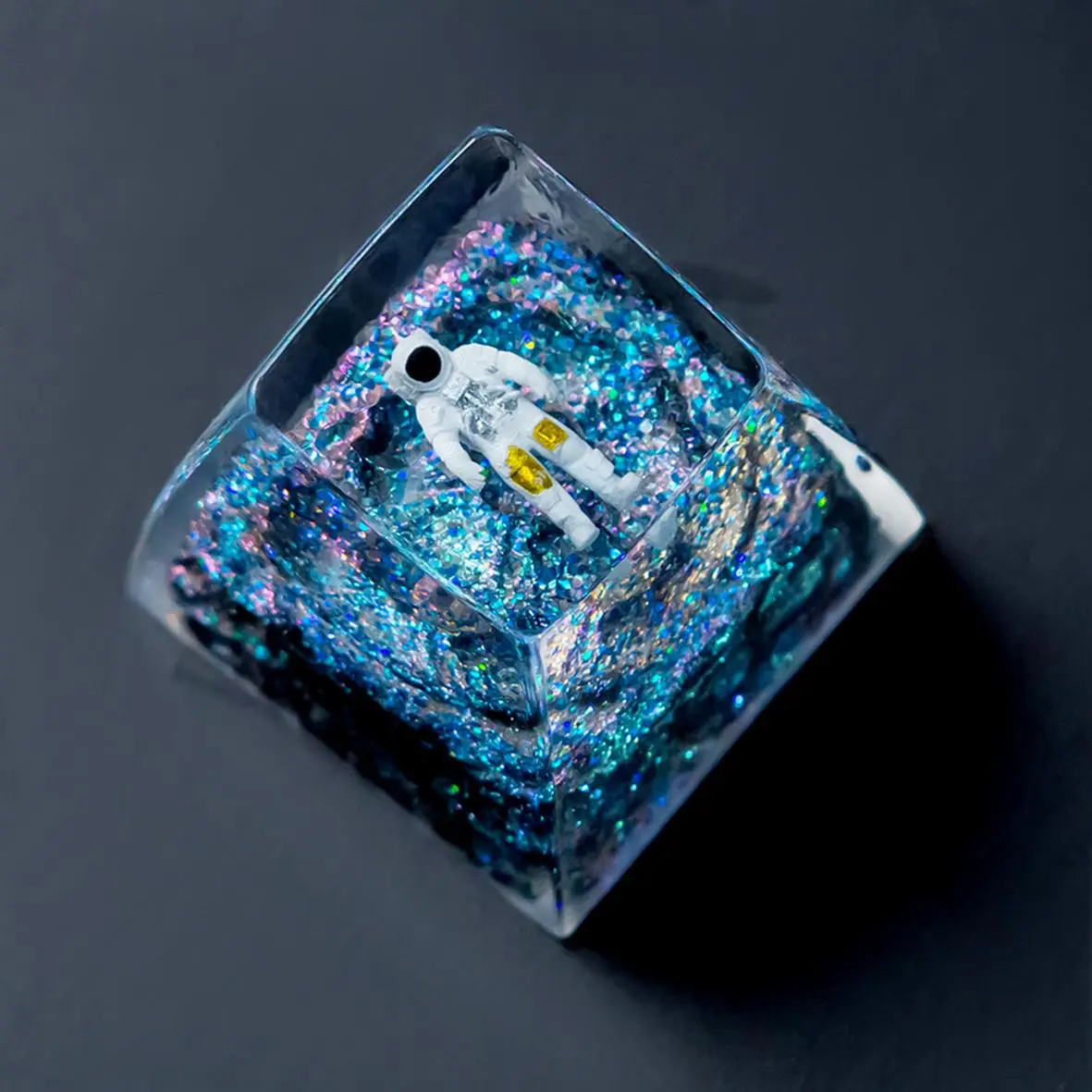 Glow in the Dark Keycap, Colorful Wandering Planet Design Luminous Keycap, Switch Mechanical Keyboard Key Cap, Computer Peripherals & Accessories, Unique Design, Keyboard Accessory