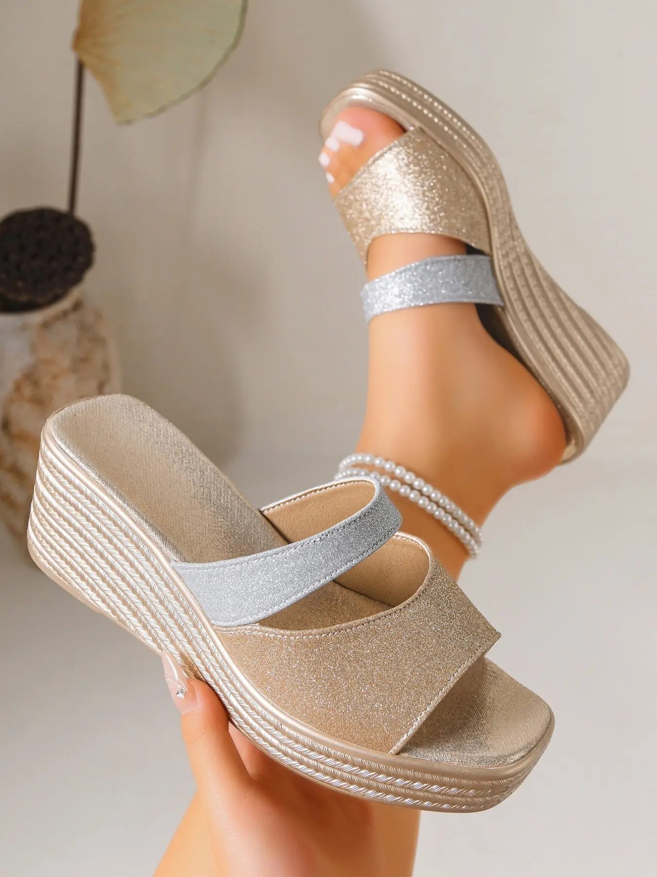 Women's wedge platform sandals, Summer Beach Sandals, Open Toe, with a thick sole and two strap design, suitable for daily casual wear and various occasions, suitable for beach vacations