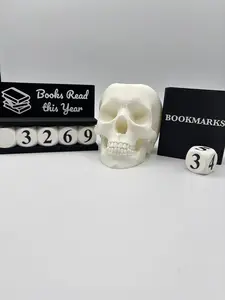 3D Printed Books Read This Year Tracker with Skull Pen Holder & Bookmark Box Adjustable Up to 999 Books Compact Design for Shelves or Desks Bookish ReadingTracker TBRTracker 3DPrintedGifts