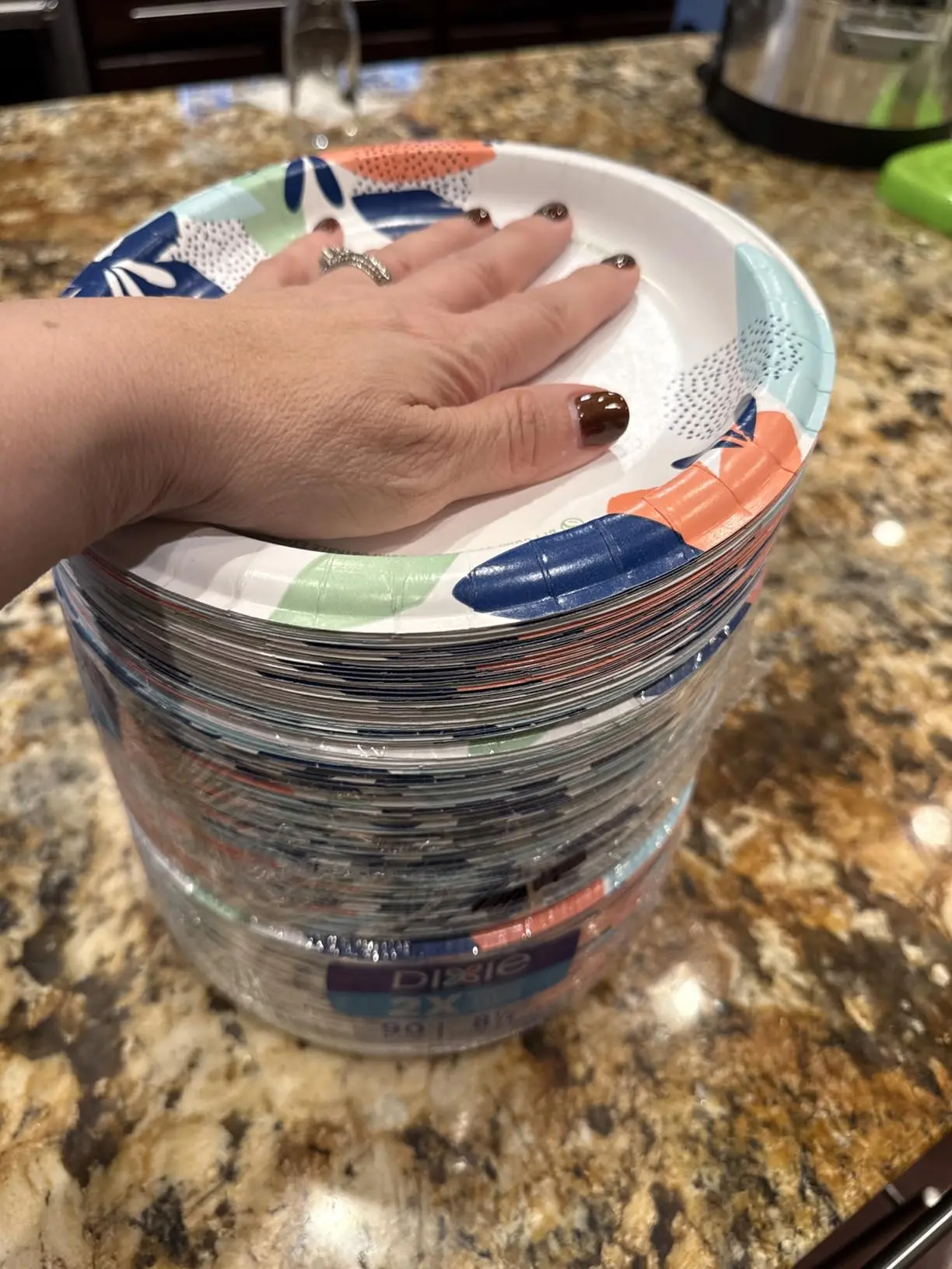 90 Count 2X Stronger Dinner Size Printed Disposable Paper Plate 8.5 inch 90 Count 2X Stronger Dinner Size Printed Disposable Paper Plate 8.5 inch
