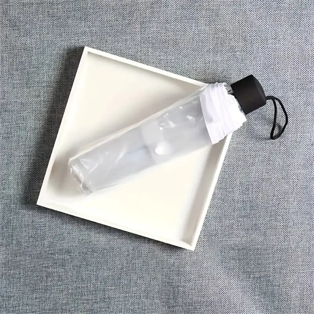 Transparent Folding Umbrella, Manual Operation, Three-Fold Design, Portable, Perfect for Events, Perfect Gift for Bridesmaids & Wedding Accessories, Lightweight Waterproof Umbrella, Clear Umbrella, Foldable Umbrella