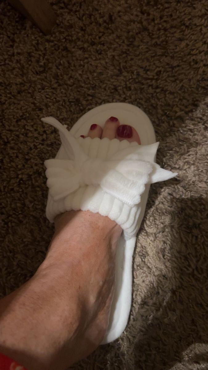 Item: white, US 7.5-8