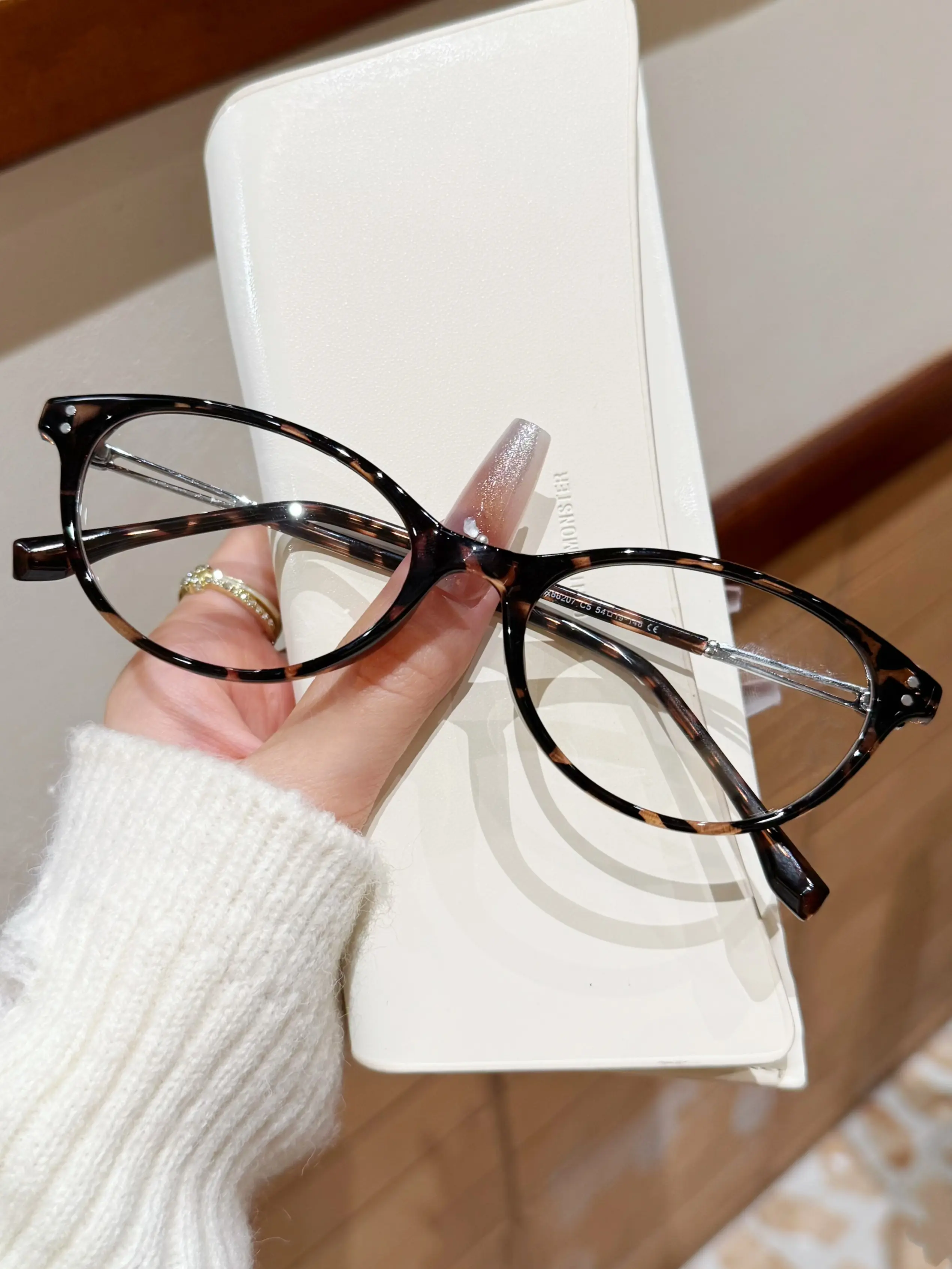New Vintage Small Oval Frame Glasses, Stylish Glasses, Suitable for Students, Plain Style, Clear Flat Lenses, Fashion Transparent Eyewear, Trendy Vintage Eyeglasses, Casual Fashion Frames, Fashionable Frames Glasses