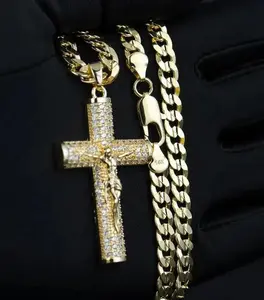 Elegant 14K Gold Concave Jesus Christ Chain with Cross Pendant - Symbol of Faith and otection, Meaningful Gift for Faithful Individuals