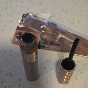 Product Review of Lash Sensational Body Mascara, Silky Buildable Formula, 24HR Lift, Maybelline New York from ⚖**️