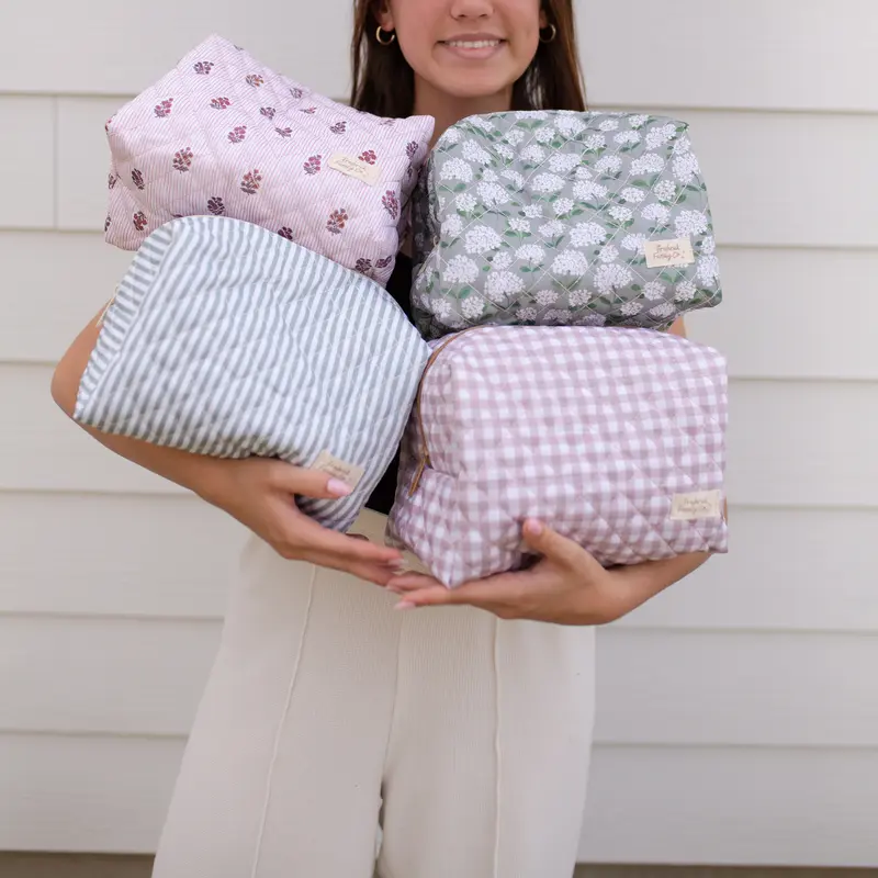 Quilted Makeup Bag for Women – Large Self-Standing Collapsible Travel Pouch