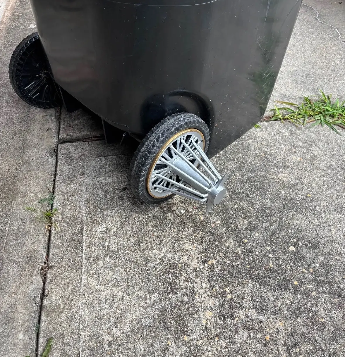 Big worm Crome Houston Swangaas Trash Can Rims