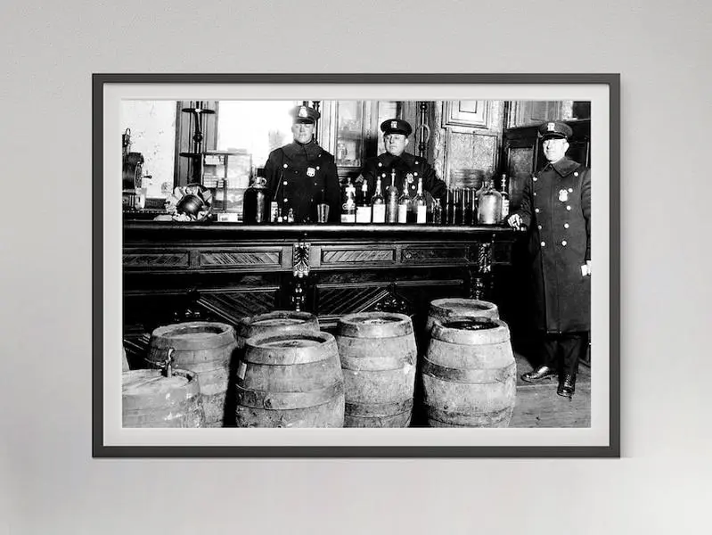 Police Raid During Prohibition Photo, 1920s, Black and White Wall Art, Vintage Bar Print, Alcohol Poster, Speakeasy Décor