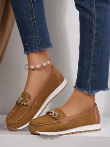 Women's Casual Sport Slip-On Shoes, Lightweight Comfortable Fashion Round Toe Low Top PU Leather Sneakers Slipon with Chain Decoration Lightweight Slip Ons