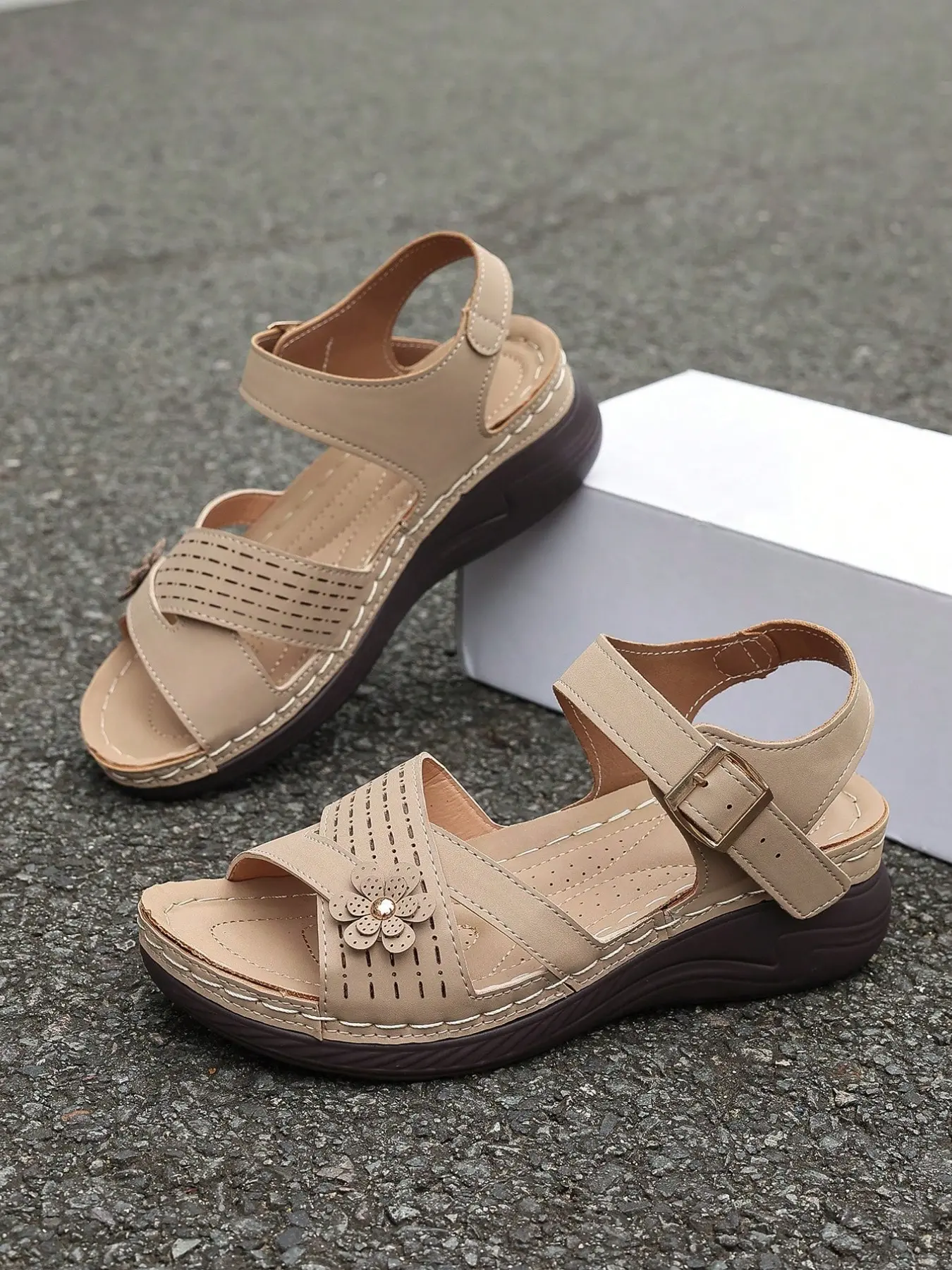 Women's High Heel Sandals with Braided Details, Elegant Hollow Out Summer Shoes, Boho Style Sandal, Thick Platform Sole, Sporty Floral Style, Velcro Closure, High Heeled Sandals, Braided Strap Sandals