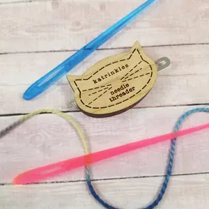 Katrinkles Cat Needle Threader