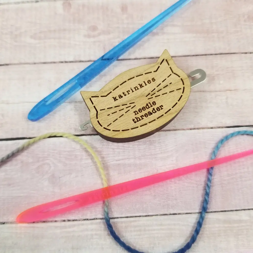 Katrinkles Cat Needle Threader