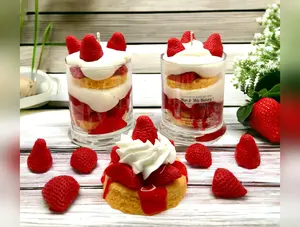 Strawberry Shortcake Candle. Large 13 oz. Soy Candle/Strawberry Summer Candle. Strongly Scented Candle
