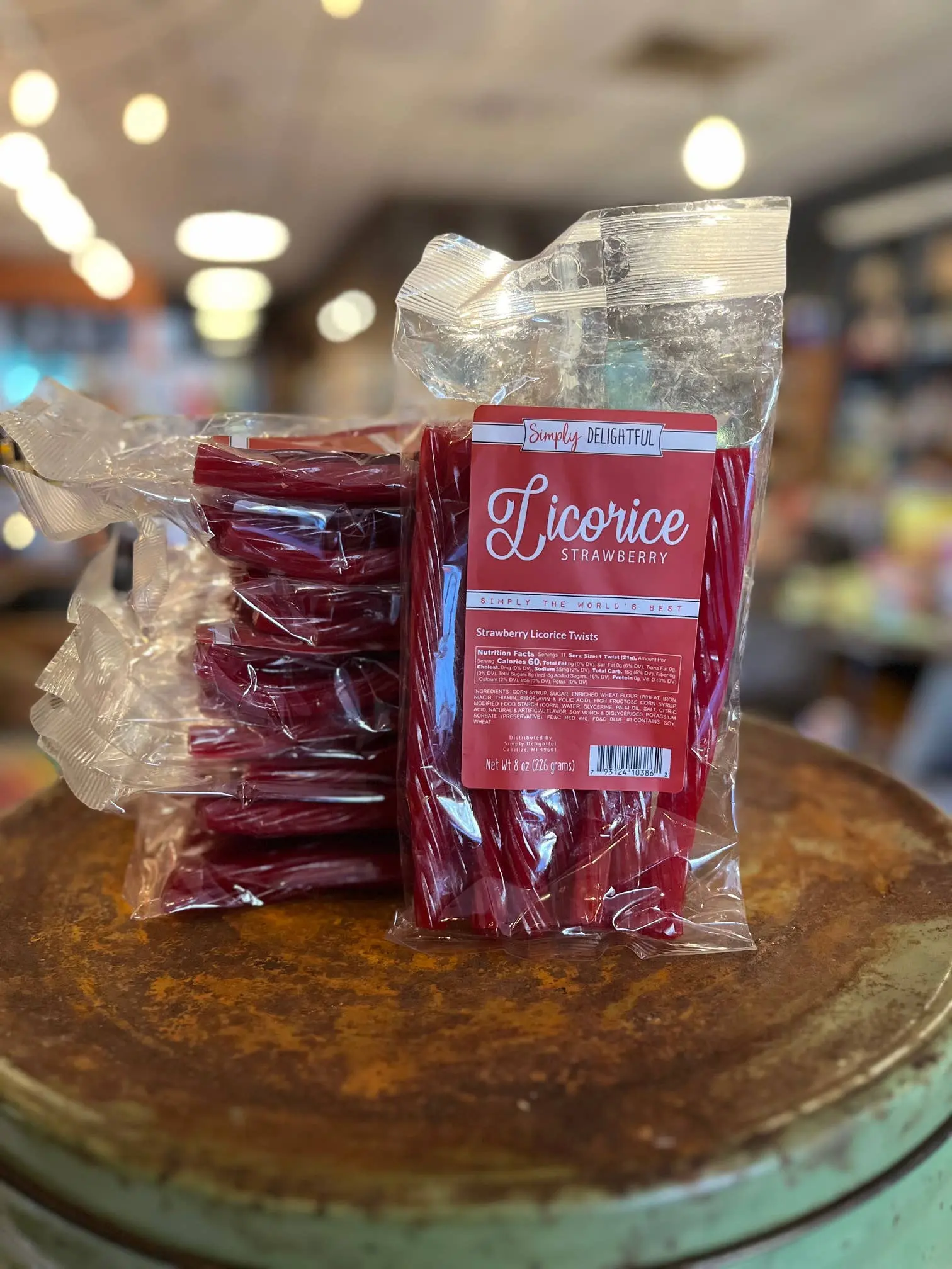 Strawberry-Flavored Licorice  twist Candy, Chewy Snack for Casual Enjoyment