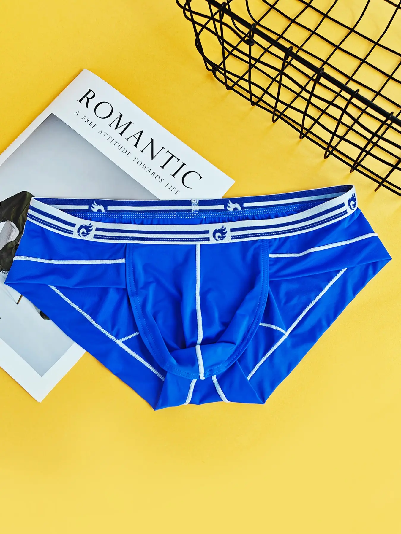 1pc Men's Solid Triangle Sports Briefs Breathable Comfortable Home Gym Workout Wear Sporty Underwear