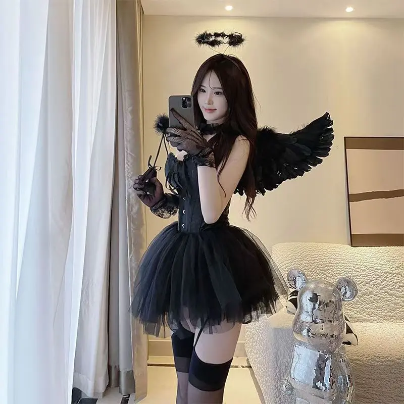 Black waistband vest+puffy skirt+gloves