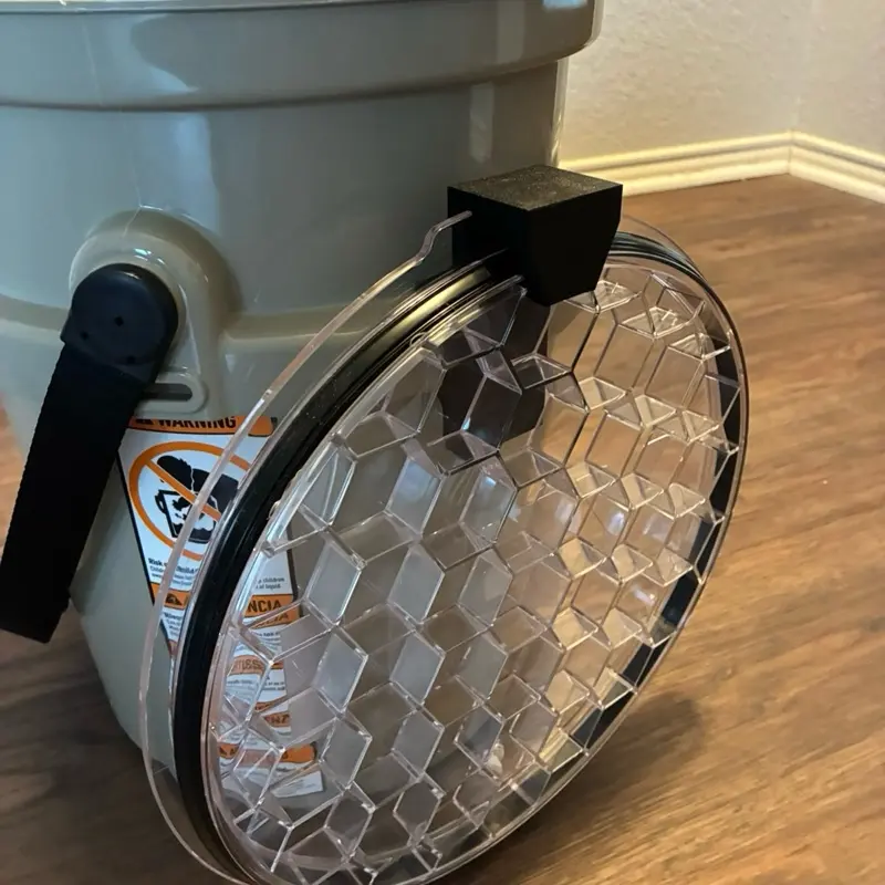 DS3D Yeti LoadOut Grit Guard Lid Mount | 3D Printed Bucket Side Mount