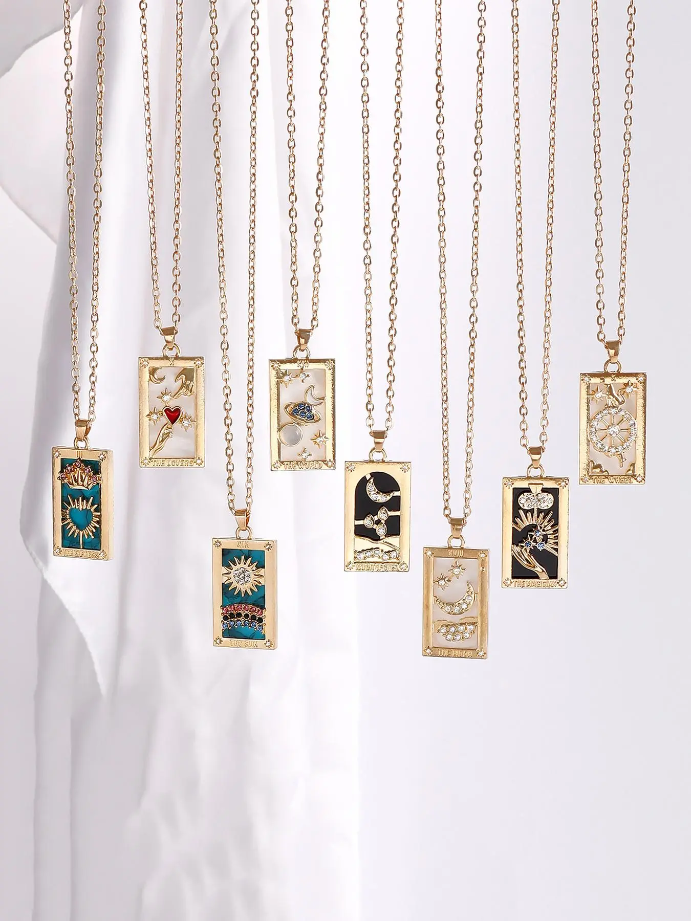 Geometric Design Pendant Charm Necklace, Fashion Rhinestone Decorated Jewelry for Party, Daily Clothing Decor, Trendy All-match & Exquisite Jewelry for Birthday Gift, Trendy Charm Necklaces
