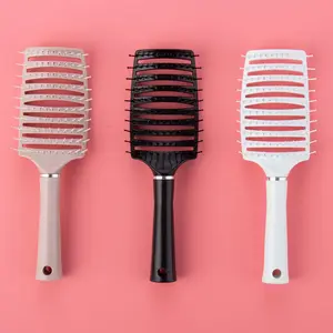 Fluffy hair styling comb for men and women, suitable for creating slicked-back hairstyles; a curved scalp massage comb/ribbed comb.