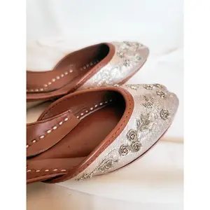 Shonali Jutti/Khussa