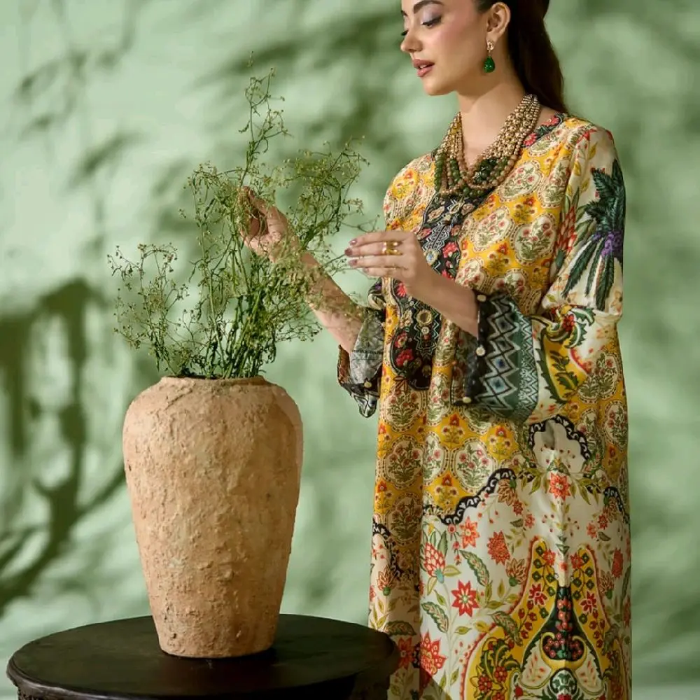 2pc Beautiful silk kaftan  available for casual and party wear outfit very elegant and stylish