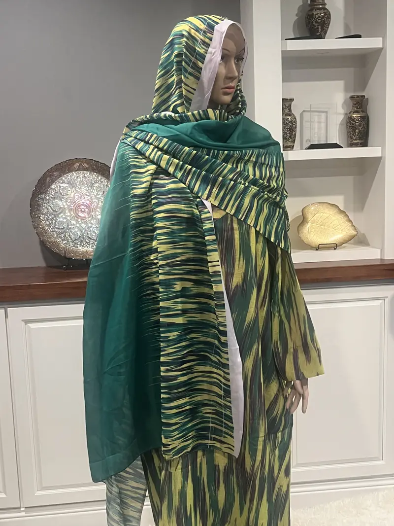 matching shawl for green dress Menstuxedousa Paisley Green Velvet 4-Piece Slim Fit Groom Suit with Shawl Collar and Matching Bowtie for Male main image 0