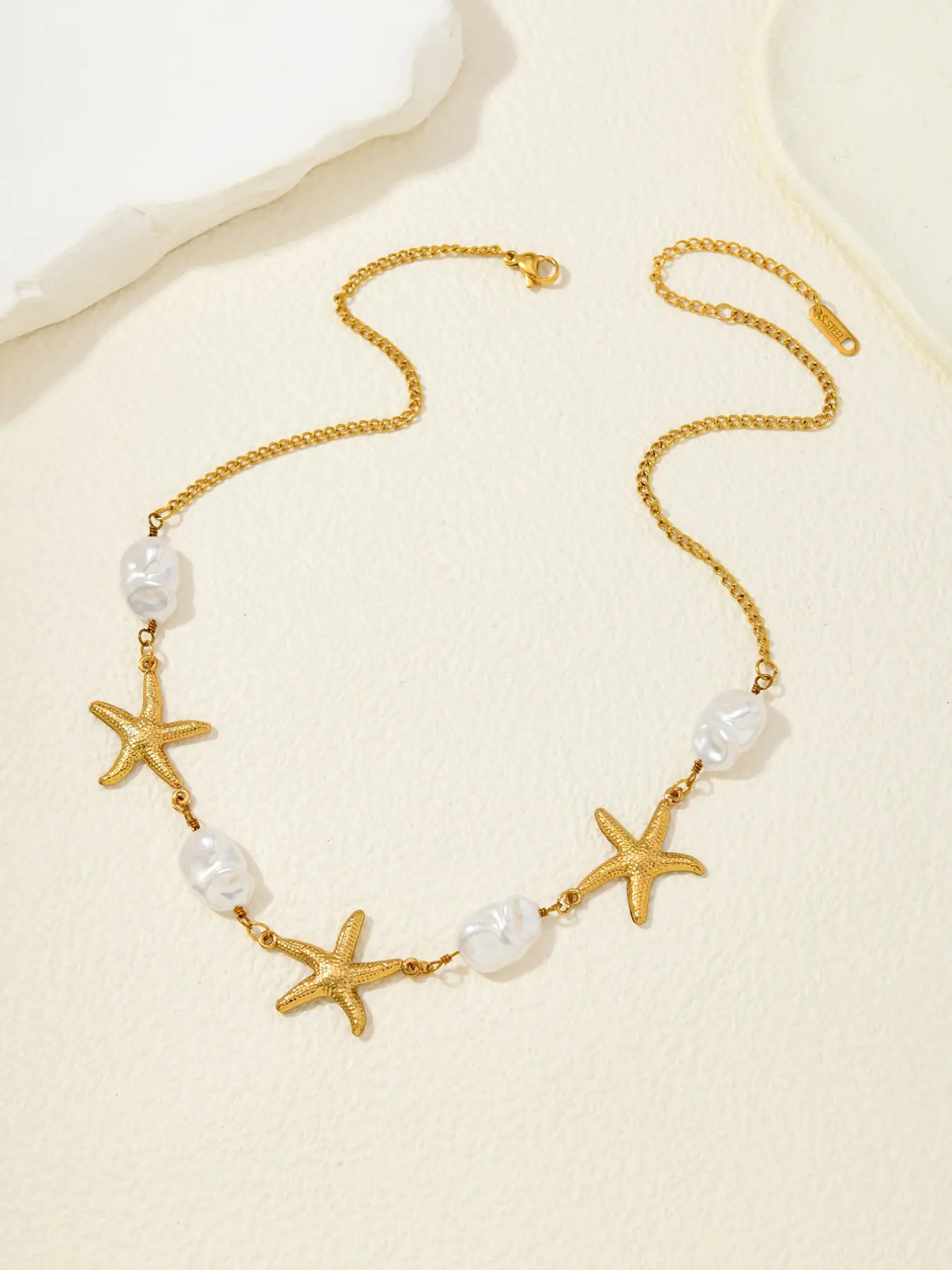 Golden Starfish Pearl Necklace, Hypoallergenic, Thick 3D Heart-Shaped Chain, Y2K Style Jewelry, Perfect Gift for Girlfriend or Wife