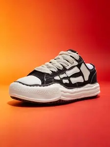 2026 New Couple Comfortable Low Top Sneakers, Men's Women's Street Style Soft Sole Breathable Anti-Slip Durable Casual Trainer Sports Shoes