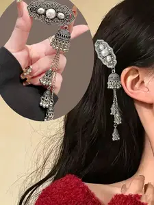 Vintage Bell Tassel Hair Accessory, Metal Embossed Design, New Chinese Style, Bohemian Fringe Clip, Elegant Hair Decoration