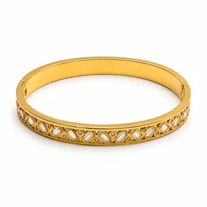 Women’s Geometric Gold-Plated Crystal Bangle Bracelet - Minimalist Stackable Cuff, Elegant Old Money Style Costume Jewelry Gift Accessory