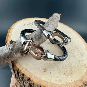 Horseshoe Shackle Leather Bracelet - Unisex Equestrian Gift with Stainless Steel Closure