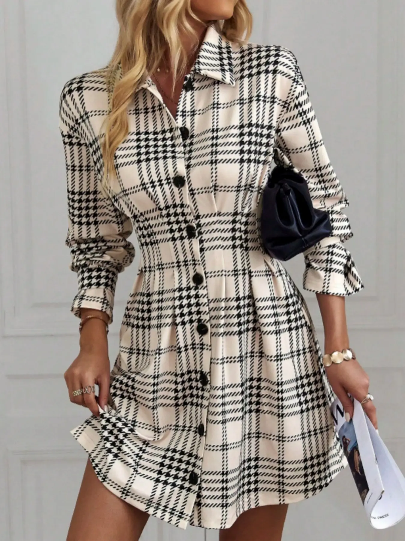 A women's apriko check lapel waist slimming A penum dress Casual Everyday Wear is versatile in autumn and winter