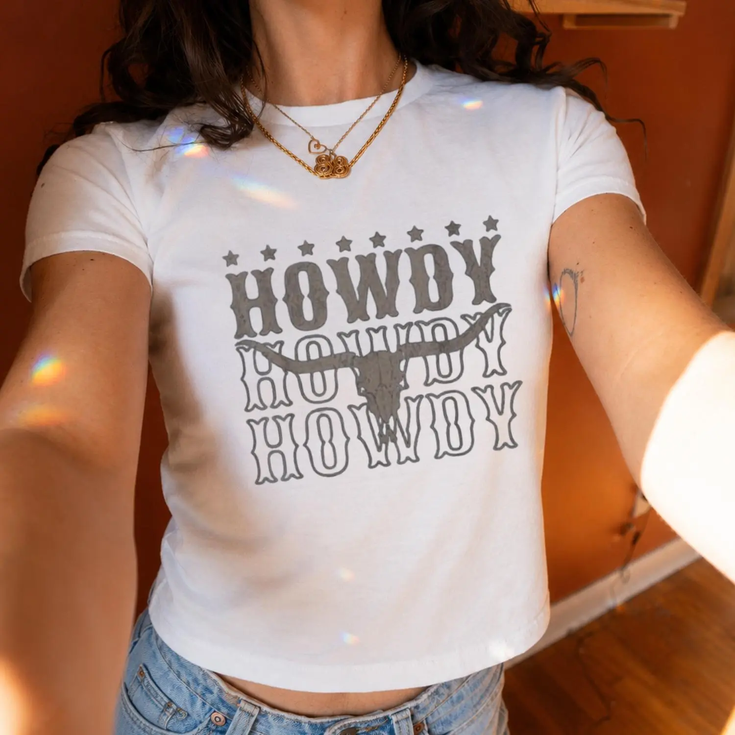 Howdy Baby Tee, Western Cowgirl Graphic Crop Top, Vintage Cowboy Longhorn Skull Shirt, Country Rodeo Aesthetic Women's T-Shirt Women's Micro Rib Baby Tee