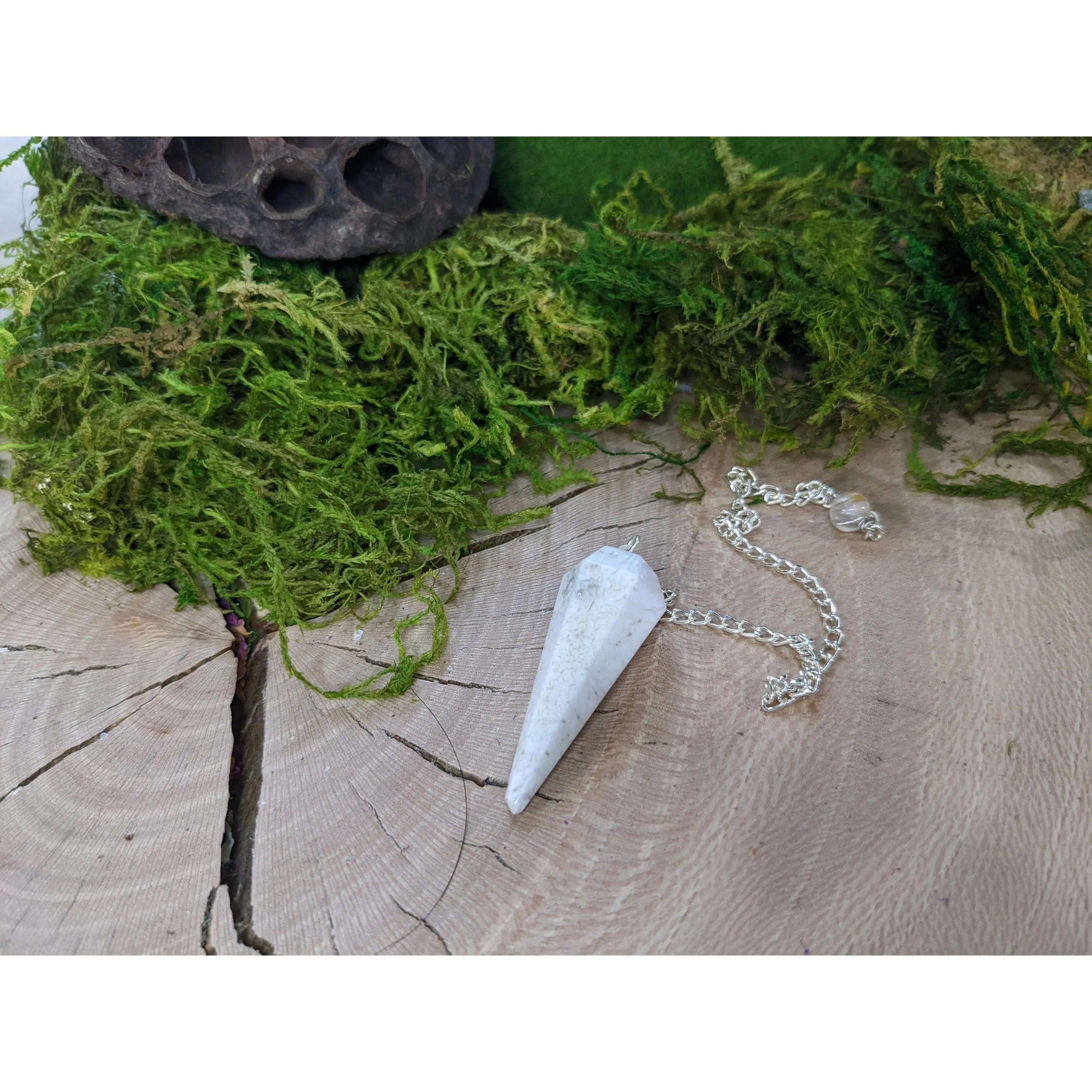 White Scolecite Pendulum Divination Polished Point Healing Crystal Silver chain Mineral Speciman Pagan Witch Spell Intuition Truth Finder