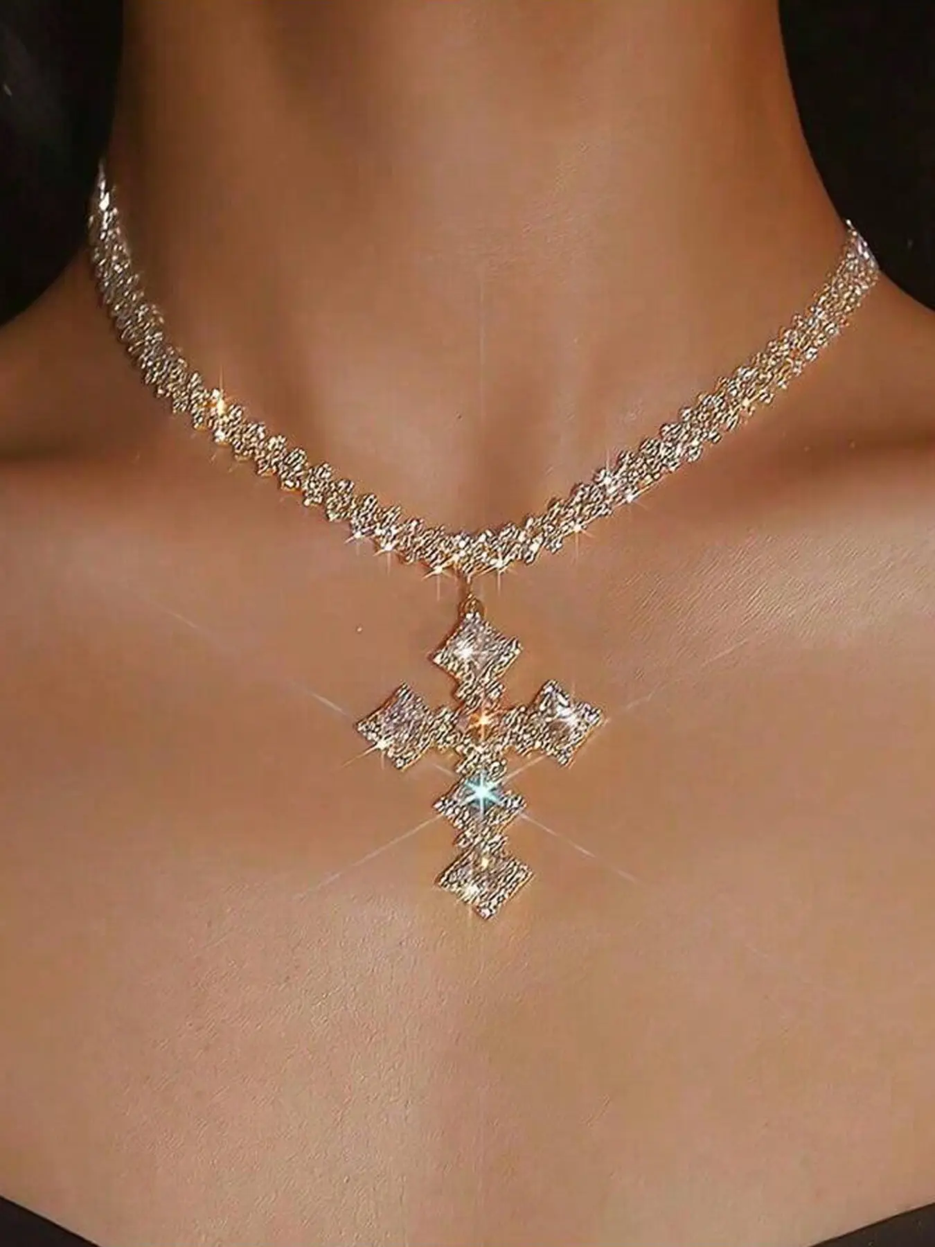 Full Diamond Water Drill Zircon Cross Pendant Necklace, Luxurious Appearance, Elegant Jewelry for Women, Perfect Gift Idea, Exquisite Jewelry Gift, Stylish Accessory, Necklace for Daughter
