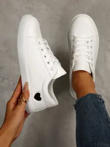Fashionable Heart Patched Design Lace Up Low Top Sneakers, Casual Comfortable Sports Shoes for Daily Wear, Female All-match Round Toe Shoes for Daily Wear, Footwear, Walking Shoes, Trainer Shoes