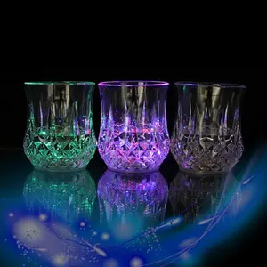 Trending LED Sensor Illuminated Pineapple Cup, Water Activated Glowing Plastic Mug, Seven-Color Flashing Color-Changing Bar Gift, Drinkware