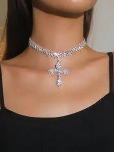 A sparkling and fashionable rhinestone cross necklace with an elegant and luxurious personality, perfect as an exquisite accessory for women's parties
