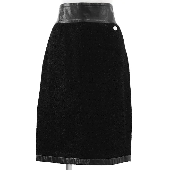 Pre-owned CHANEL Tweed Small Leather Goods Cotton Silk Blend Calf Leather Skirt
