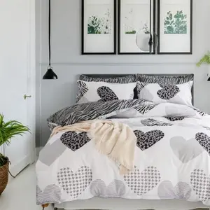 Heart Print Bedding Set, Heart Pattern Bedding Set, Decorative Bedding Set, Including 1 Count Duvet Cover & 2 Counts Pillowcase without Filler, Soft Comfortable Bedding Set for Home Bedroom