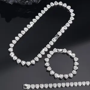 Exquisite Shiny Heart-Shaped Cubic Synthetic Zirconia Necklace and Bracelet Set - 2PCS Cuban Chain - Hip-Hop Style Shiny Bangle Festivals, Birthdays, and Special Occasions Party Jewelry Valentine's Day Gift