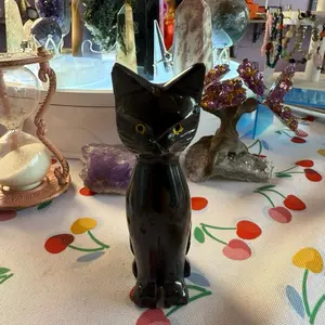 Black Onyx Cat for Protection & Strength – Crystal for Grounding, Focus and Spiritual Shielding