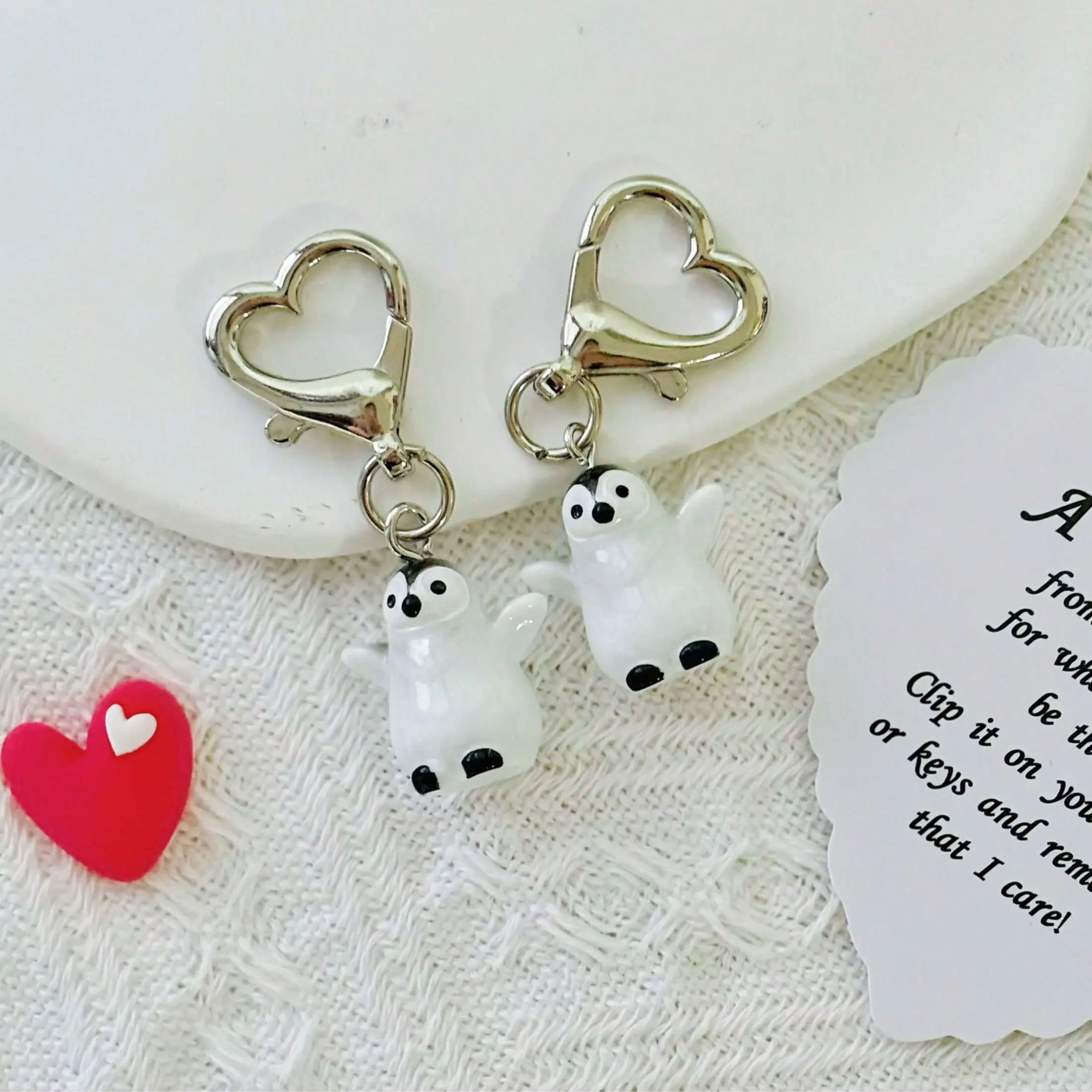 Charming 3D Penguin Heart, Cute Couple Resin Pendant, Cute Charms Keychain, Matching Keychains, Perfect for Bags and Earphones, Valentine's Day Gift, Warm Hug Design, Keychain Set, Keychain Kawaii, Keyrings